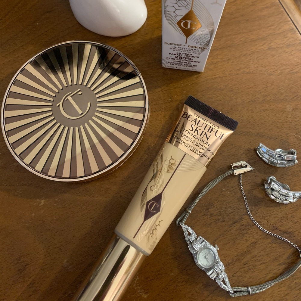 CHARLOTTE'S BEAUTIFUL SKIN FOUNDATION